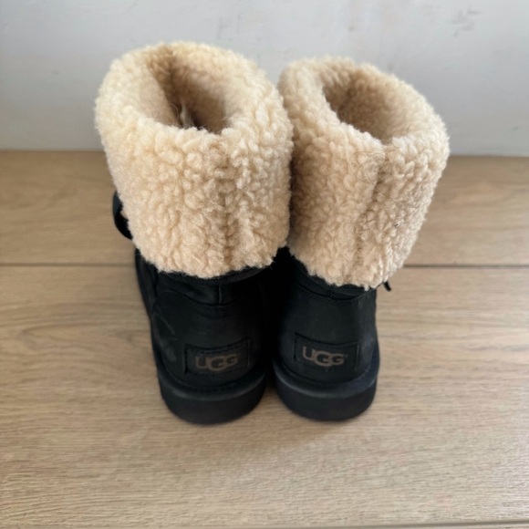 UGGS Ugg Malindi Cuffable Cuff Black Leather Shearling Mid Calf Boots - Picture 4 of 6